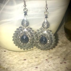 🖤Unique Gorgeous Jeweled Pewter Peacock Earrings🖤